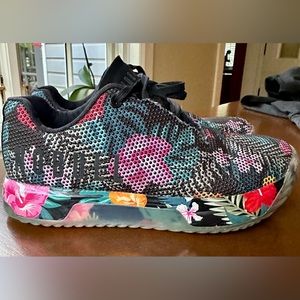 Nobull Trainer+ Dark Floral